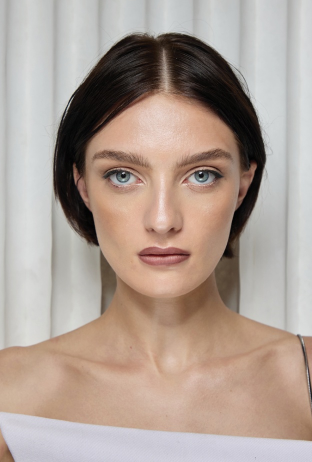 أطلقي شرارة التغيير وجدّدي من مستحضراتك التجميلية هذا الشتاء