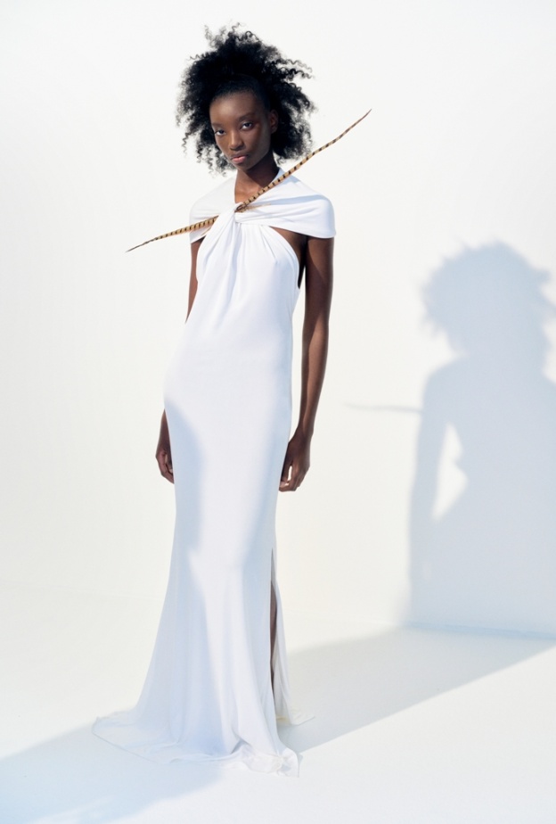 "Fairytale Couture": سحر الحكايات في أحدث الفساتين على MYTHERESA