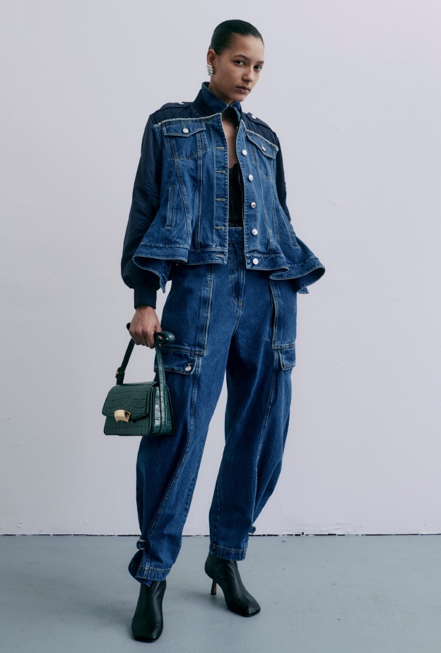 إطلالة من Phillip Lim