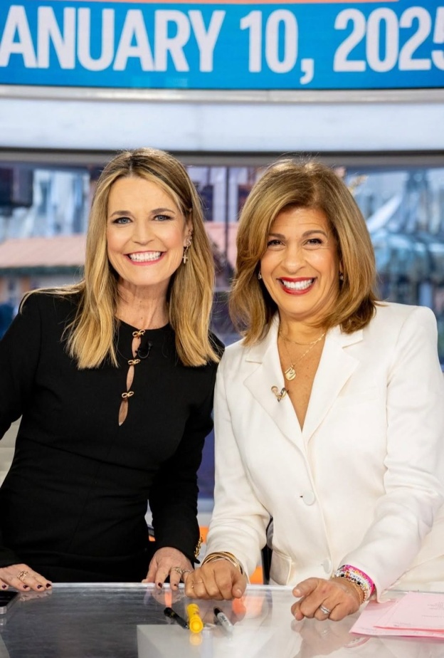 بالدموع وبحضور شركاء نجاحها.. هكذا ودعت الإعلامية هدى قطب جمهورها بعد رحلة طويلة مع برنامج "Today"