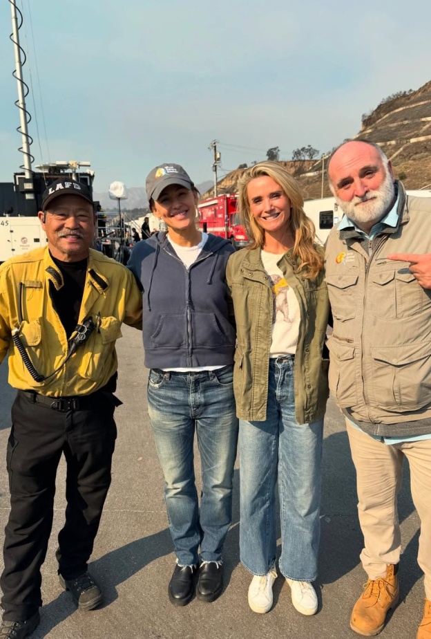 نجوم اتخذوا مواقف إنسانية تجاه المتضررين من حرائق كاليفورنيا وأعلنوا عن خطوات فعالة لدعمهم