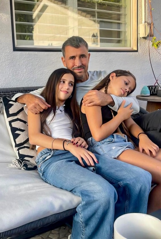 كاظم الساهر مع حفيداته