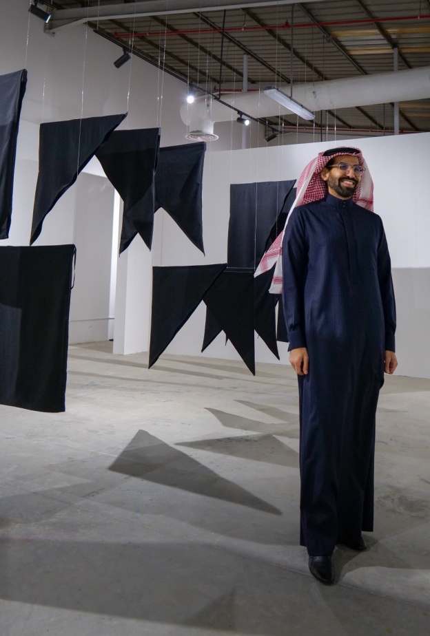 خاص لـ"هي": معرض "عوالم منسوجة".. حكايات المجتمع منسوجة في طيات الأقمشة