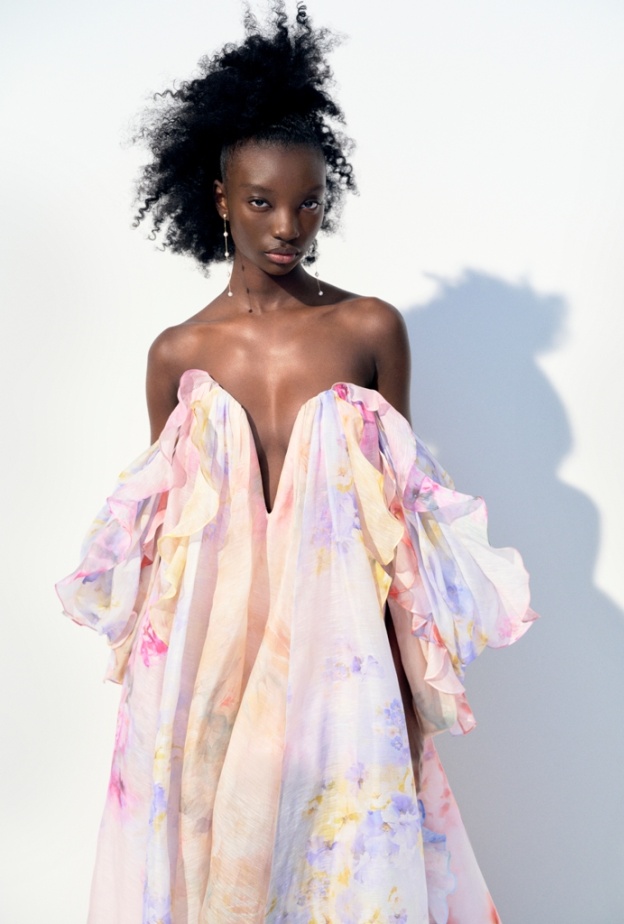 أناقة "شمس الشتاء" أبرز اتجاهات ربيع وصيف 2025 على MYTHERESA