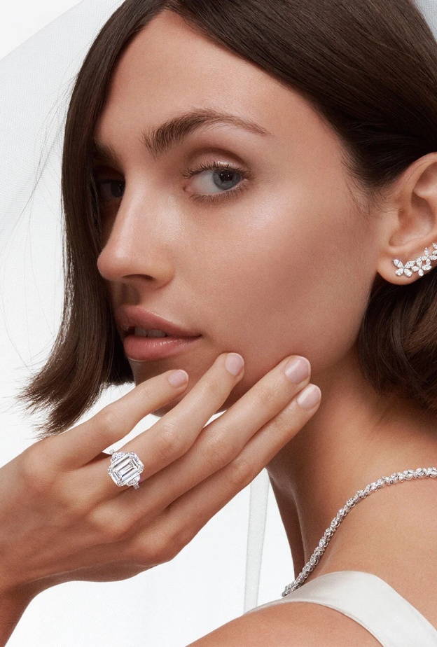 أروع الأحجار الكريمة المعبرة عن الحب الصورة من Graff