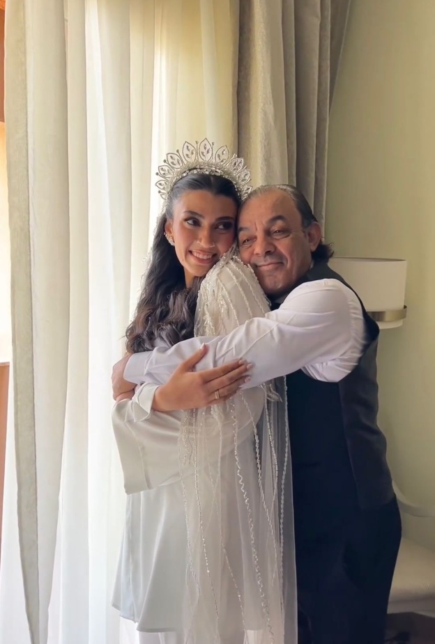 ابنة علاء مرسي خلال الاحتفال بزفافها (1)