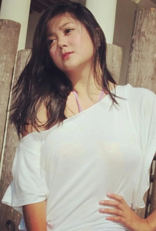كاتيا سانتوس Katya Santos مواليد 6 فبراير