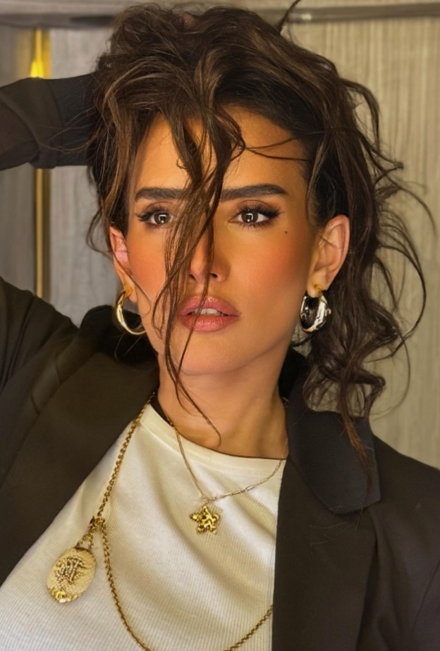 النجمة زينة "وسام رضا" مواليد 4 فبراير