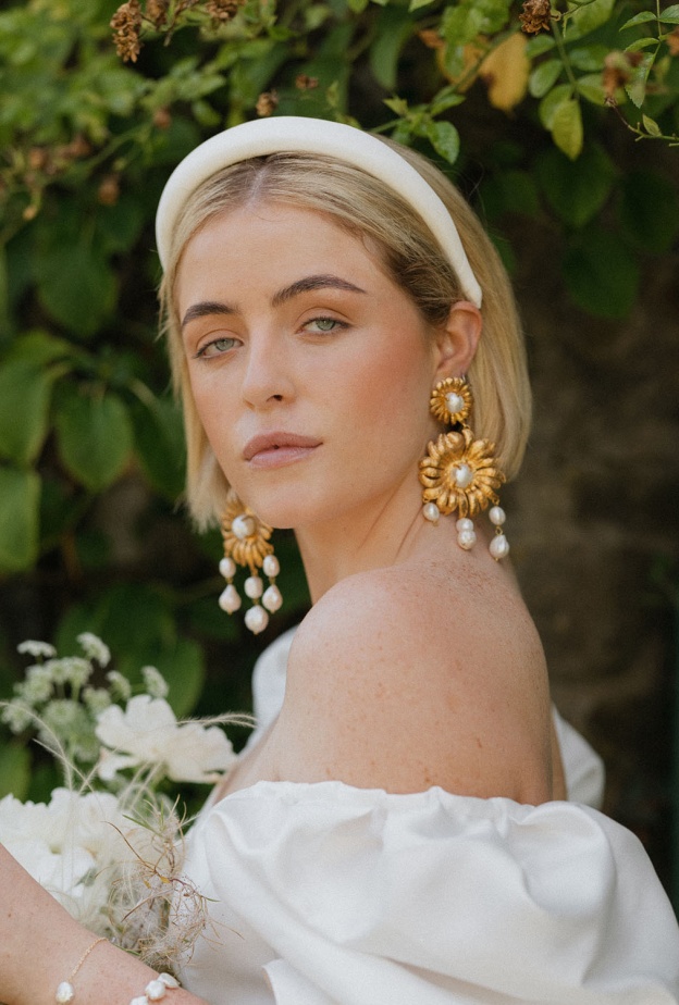 الصورة الصورة اكسسوارات شعر تغنيك عن الطرحة