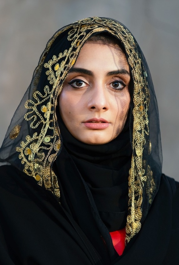  الفنانة فاطمة النمر الصورة خاصة بمجلة هي من تصوير راكان الرحبي