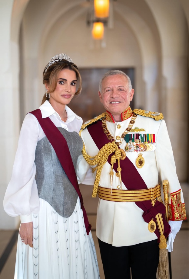 في عيد الحب أجمل صور للملكة رانيا والأميرة رجوة مع العائلة