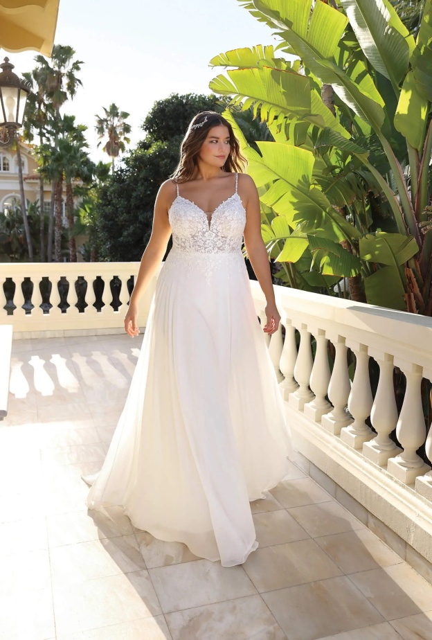 تألقي بأجمل فساتين زفاف مقاس كبير