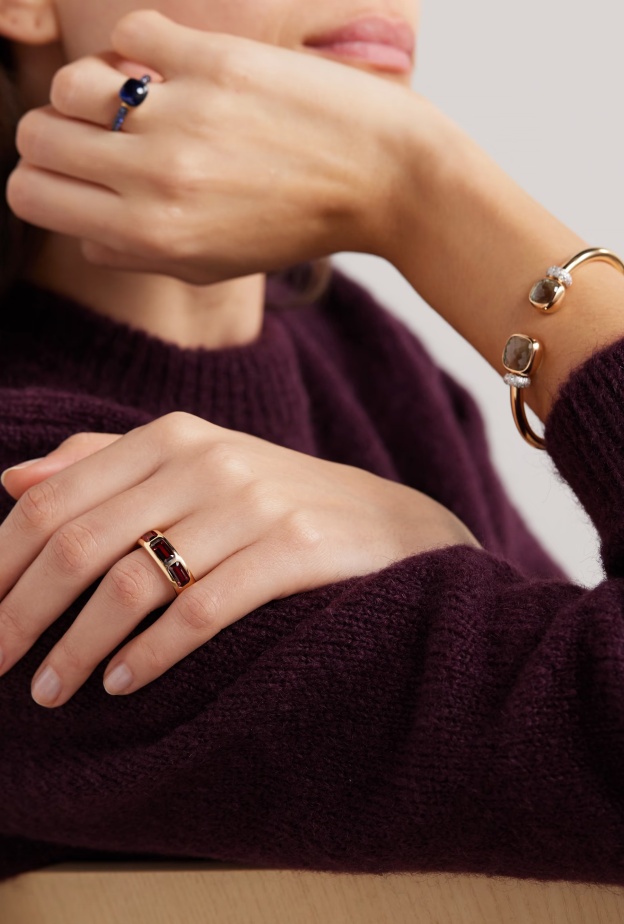 تألقي بخواتم الأحجار الكريمة في اطلالة شهر رمضان 2025 الصورة من Pomellato 