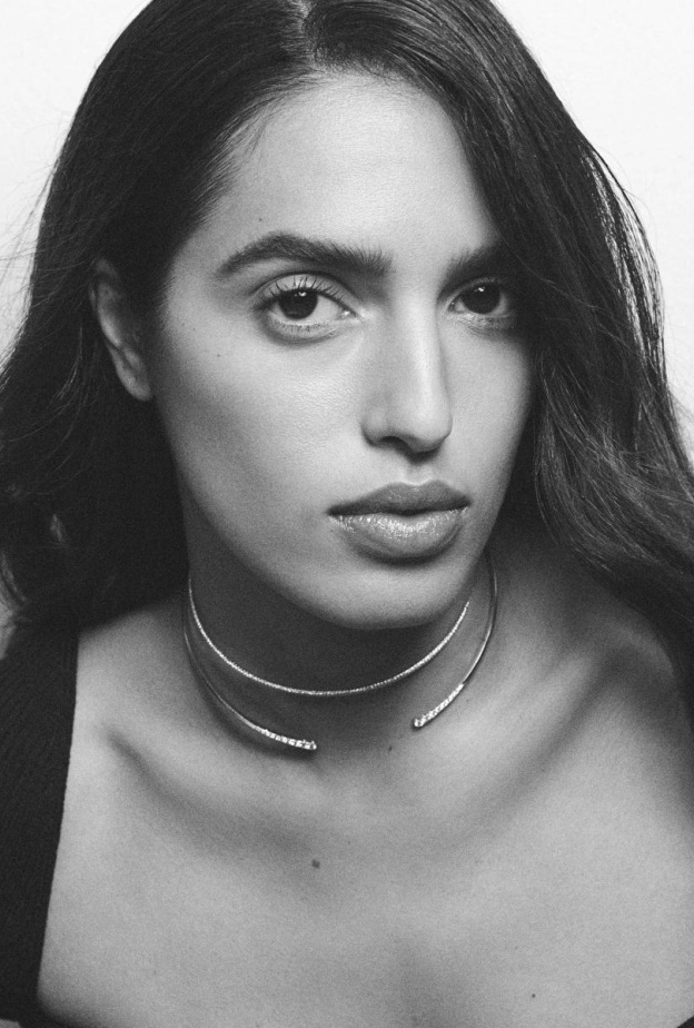 تألقي بموضة عقود التشوكر هذا الموسم الصورة من Diane Kordas