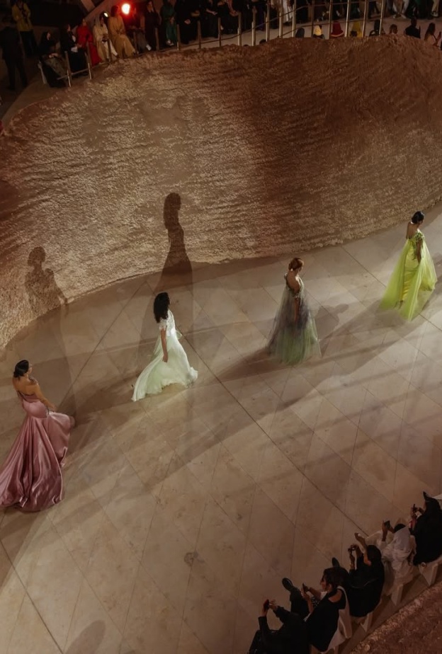 دور المواهب السعودية من عارضي وعارضات الأزياء