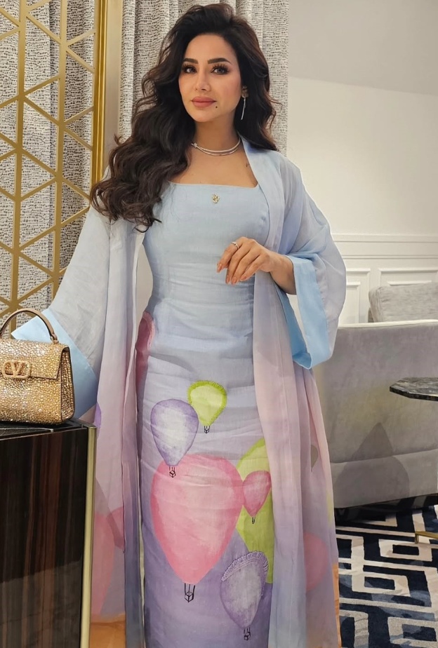 في يوم التأسيس.. تزيّني بتصاميم مجوهرات فارهة مستوحاة من إطلالات نجمات السعودية البرّاقة