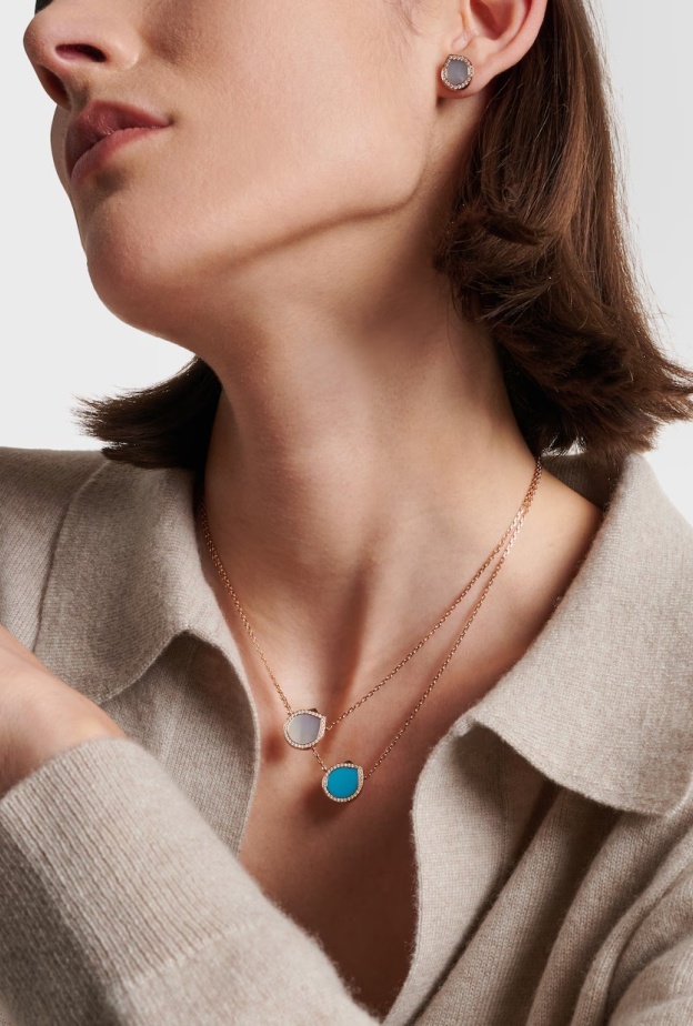 مجوهرات ذهب ناعمة مثالية لأناقتك في افطار رمضان 2025 الصورة من Repossi 