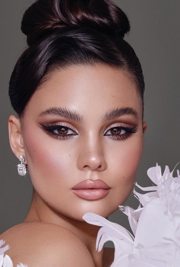 مكياج عروس مميز بأنامل خبيرة التجميل ملاك حمادي