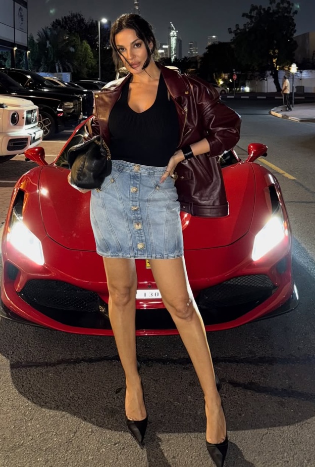 تنسيقات أزياء قصيرة في الشتاء على خطى النجمات العرب وبينهن نادين نجيم