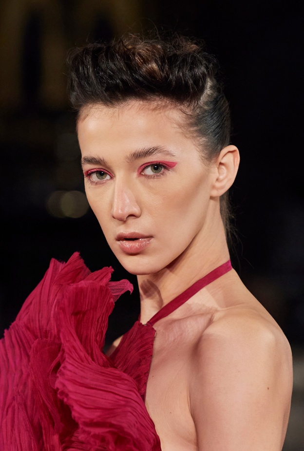 اختياراتنا من عطور نسائية بنفحات الفراولة