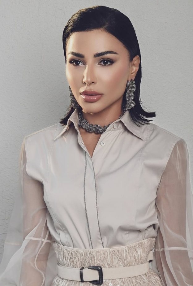 مهيرة عبد العزيز