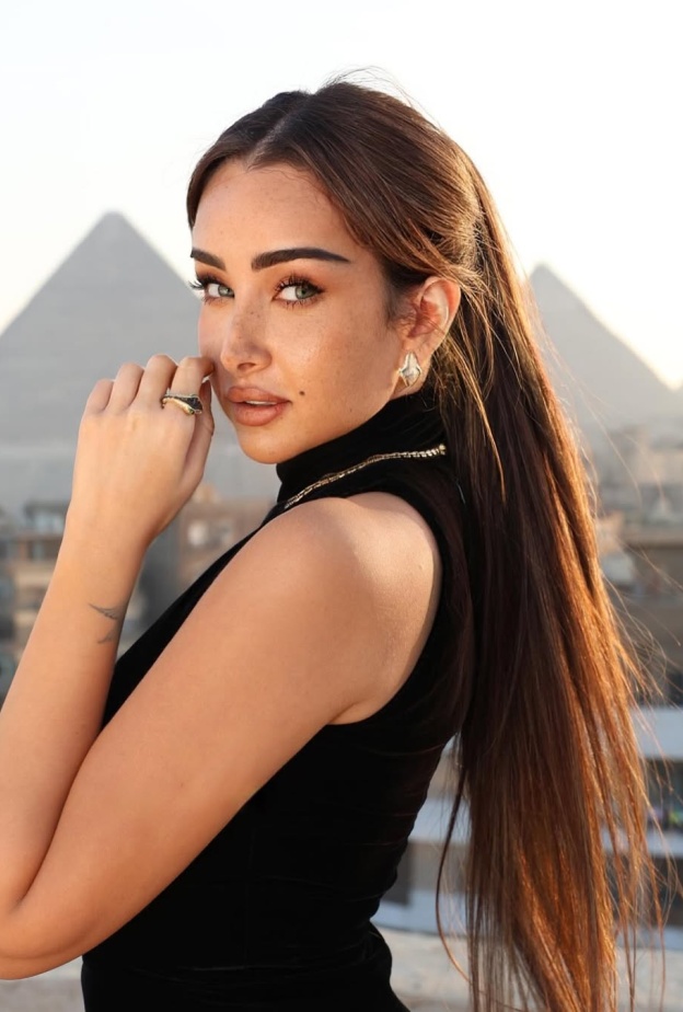 هنا الزاهد صورة من انستغرامها