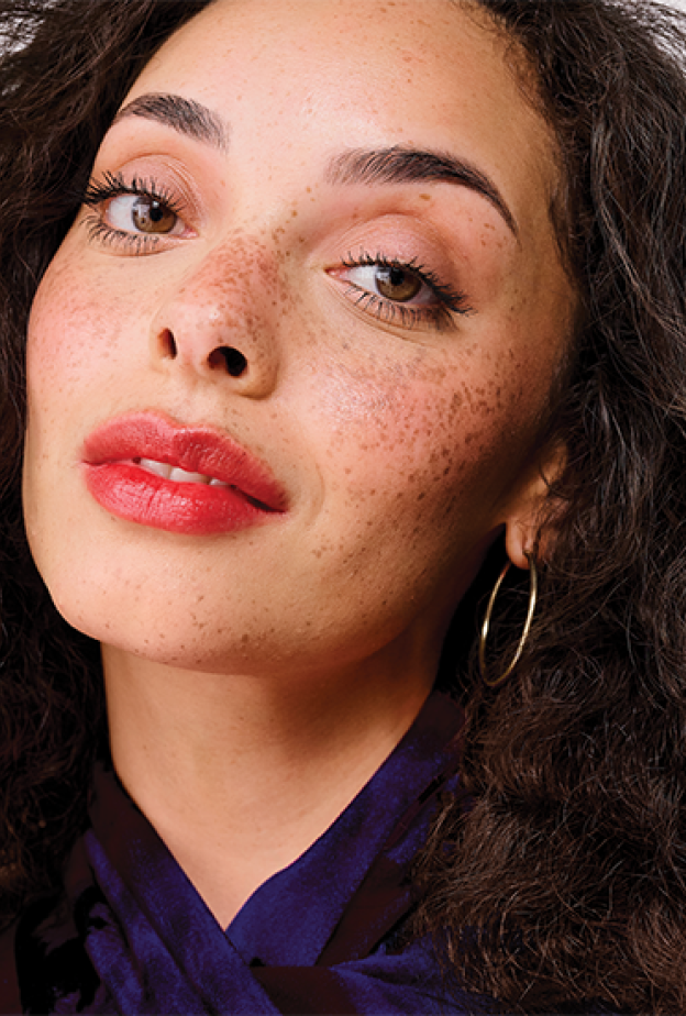 Mighty Fine Brow Pen  لحواجب محددة وممتلئة  من Benefit Cosmetics