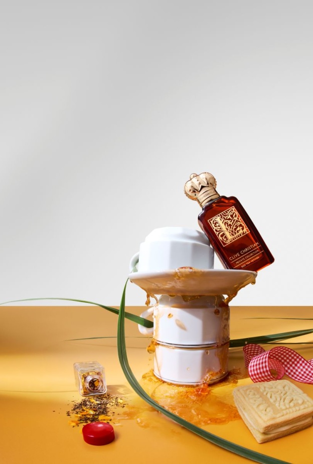 "كلايف كريستيان" تكشف عن عطرها الجديد L Red Tea Vetiver