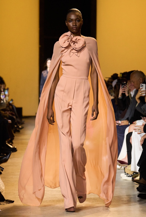 Elie Saab جمبسوت مميز من تصميم