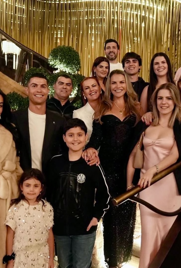 عائلة كريستيانو رونالدو