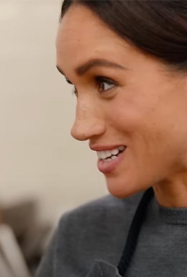 معجبون يقارنون ميغان ماركل بالنجمة باميلا أندرسون