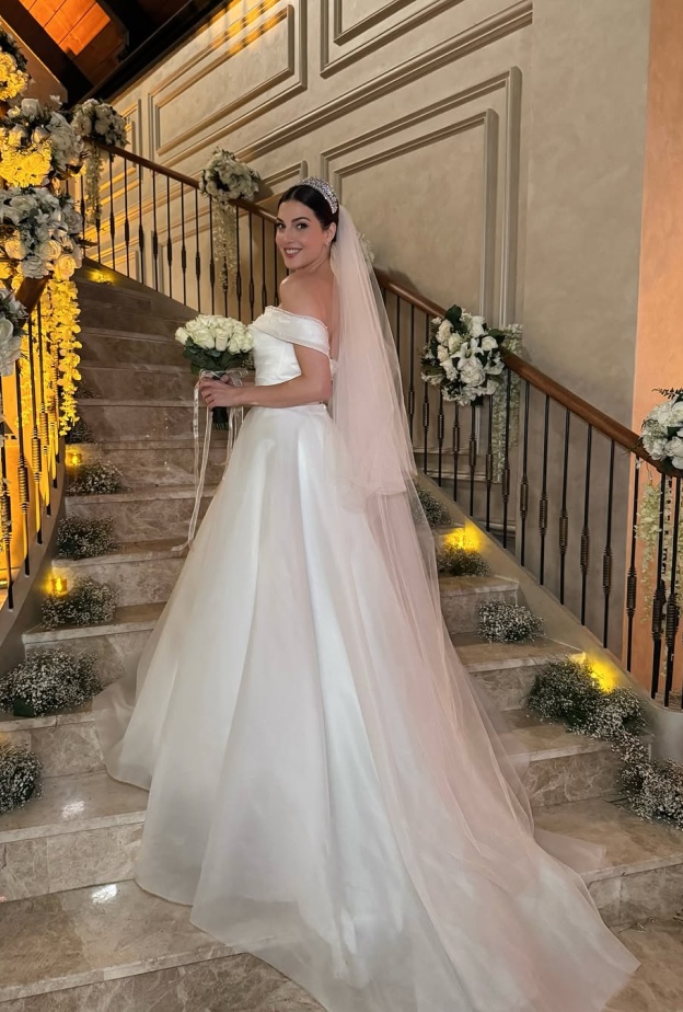 رزان جمال تختتم مسلسل القدر بإطلالة عرائسية ملكية