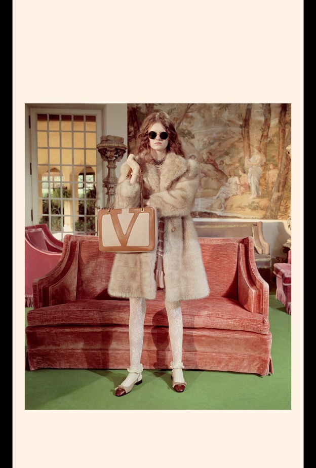 فالنتينو تكشف عن مجموعة Valentino Pavillon Des Folies