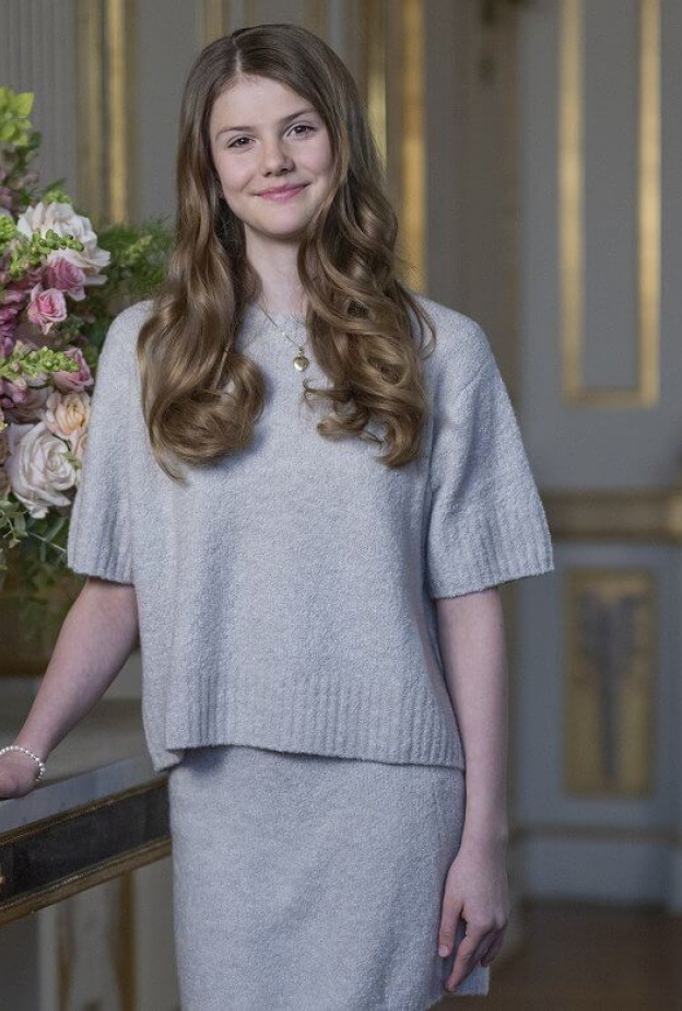 الأميرة إستل تطفئ شموع عامها الجديد