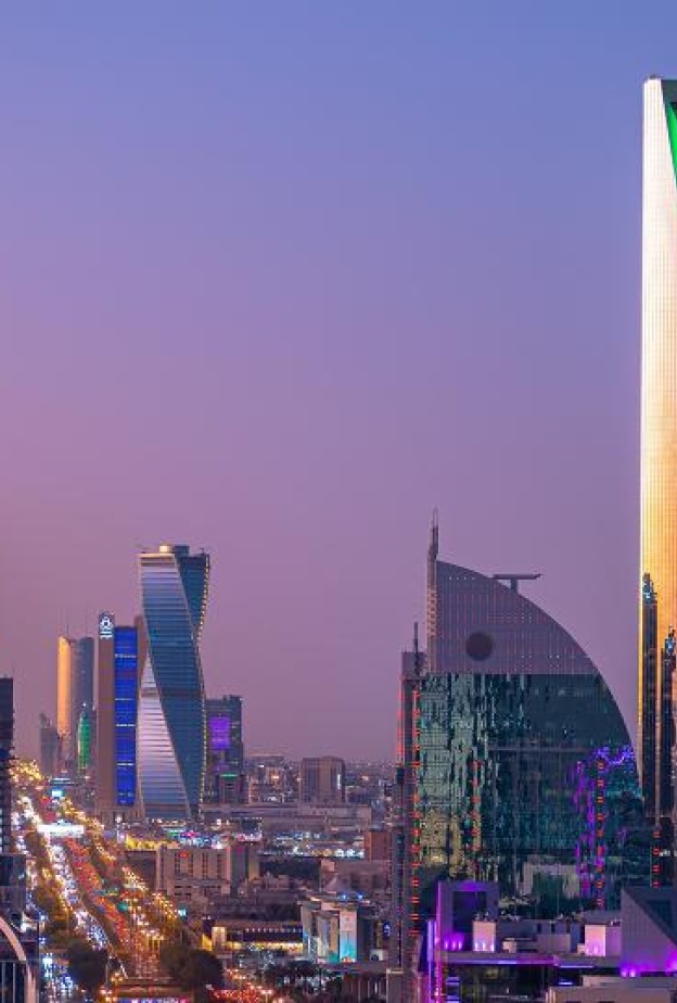 ميادين الرياض تتزين بأسماء الملوك والأئمة