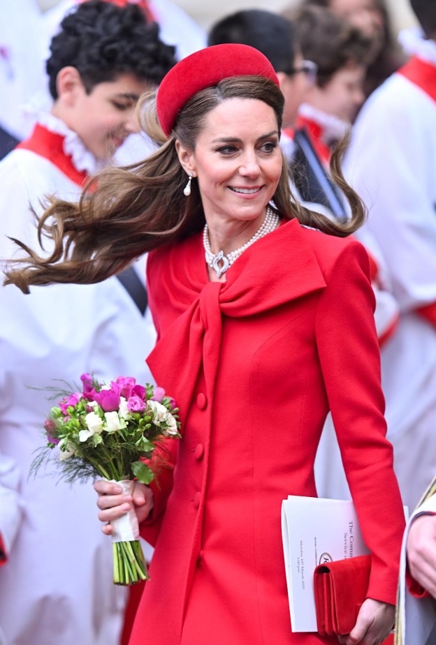 كيت ميدلتون خارج معرض أزياء Dress Codes في قصر كنسينغتون