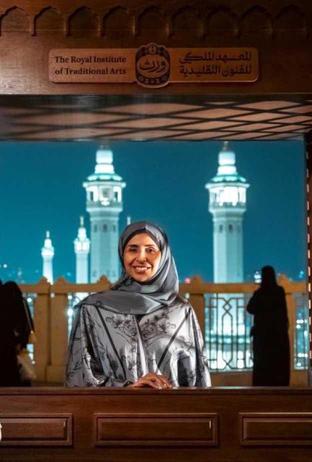 الرئيس التنفيذي لوِرث د.سوزان اليحيى أثناء جولتها في ليالي وِرث الرمضانيّة - الصورة الرئيسية