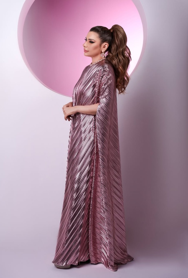 إطلالات شرقية بتدرجات الوردي والبنفسجي الباستيل تناسب رمضان وعيد الفطر باسلوب النجمات