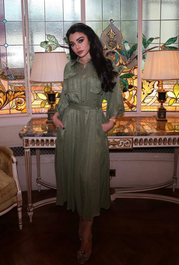 هيفاء وهبي بفستان كلاسيكي من ايلي صعب