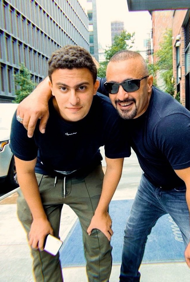 احمد السقا ونجله 