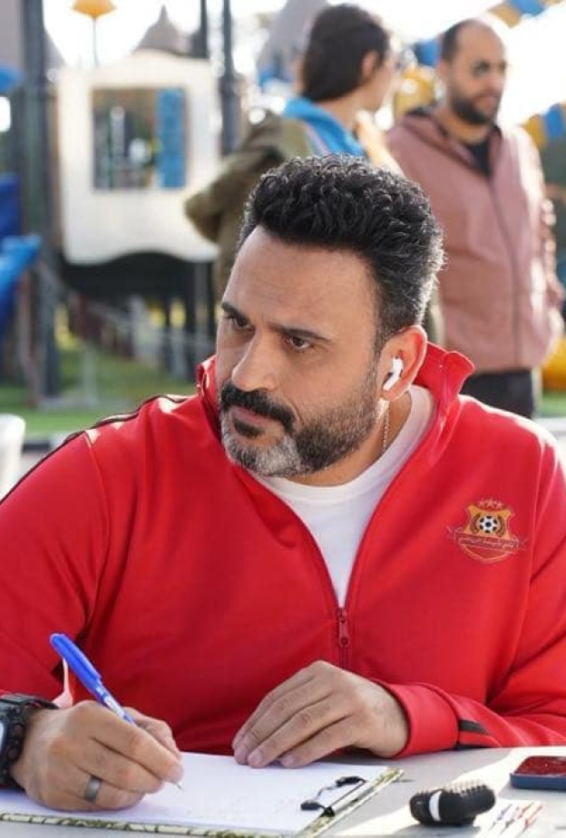 أكرم حسني