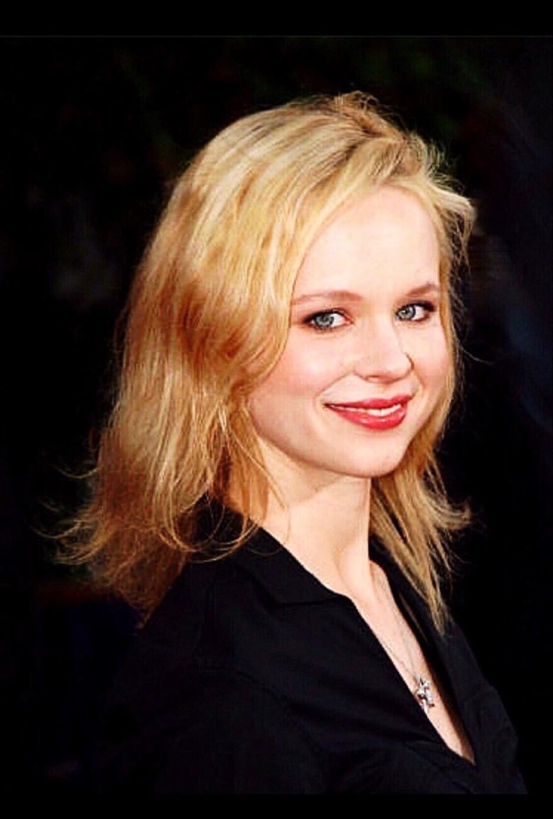 ثورا بيرتش Thora Birch مواليد 11 مارس