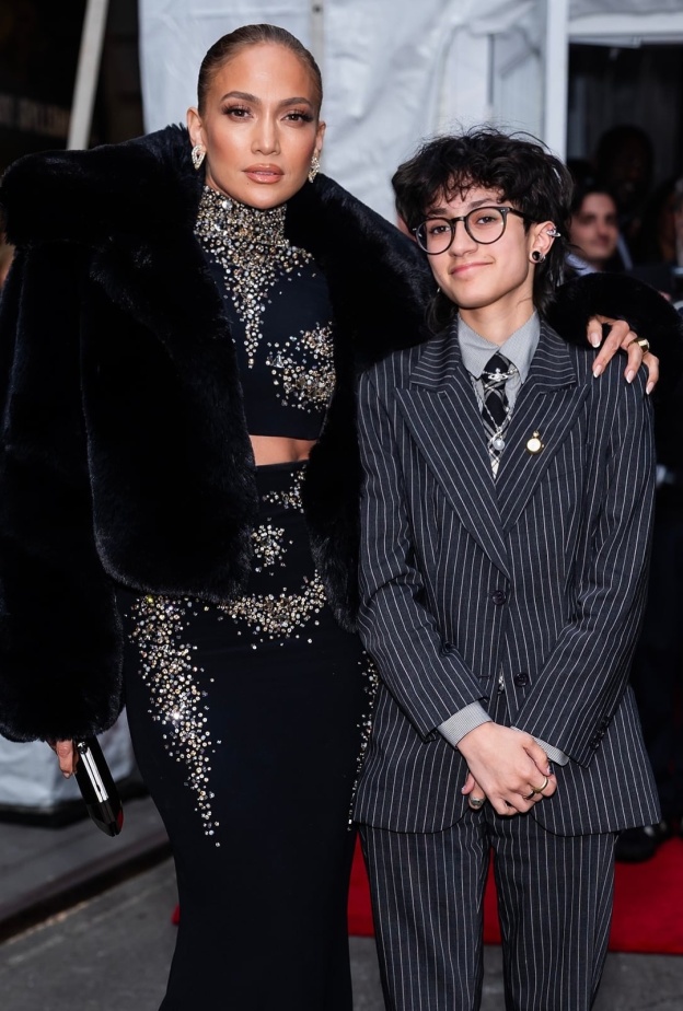 جينيفر لوبيز وابنتها 