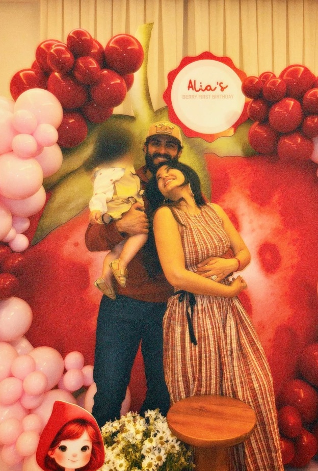 رحمة رياض تحتفل بعيد ميلاد ابنتها