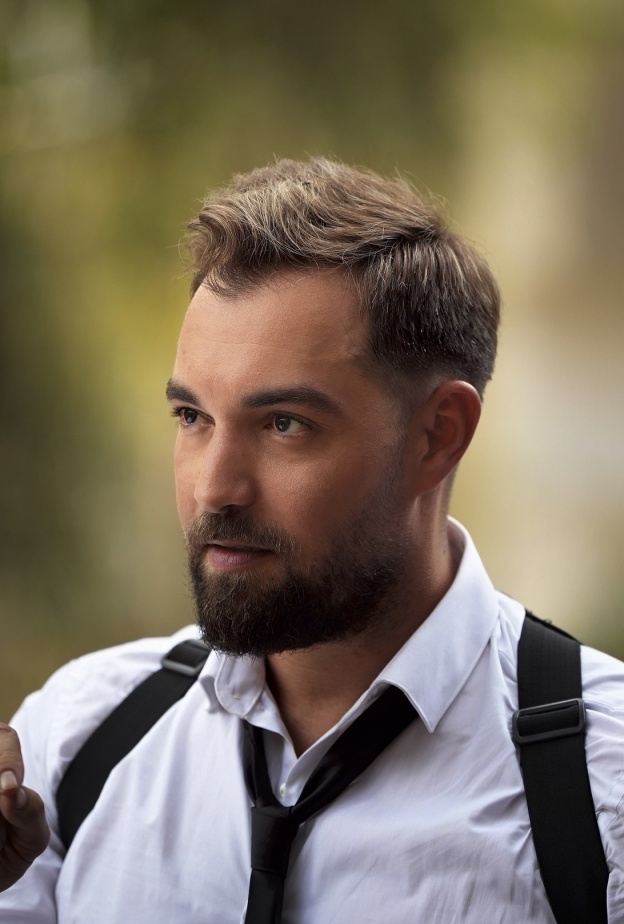 باسل الزارو لـ "هي": نجاح "الشرنقة" فاق التوقعات وانتظروني في فيلم سعودي