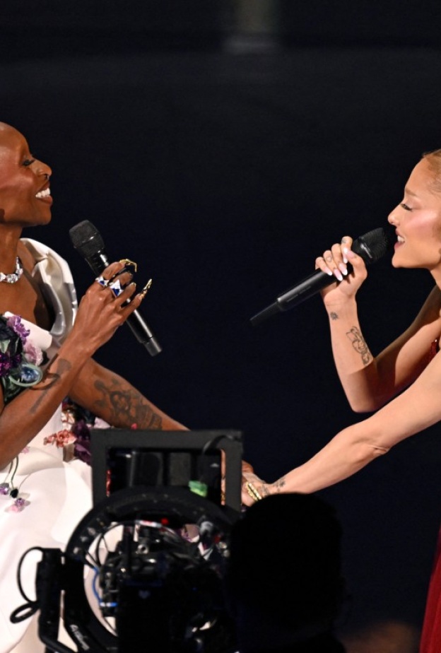 7 مشاهد لافتة سيطرت على أجواء حفل الأوسكار 2025.. لحظات عاطفية مؤثرة وانجازات قياسية للنجوم