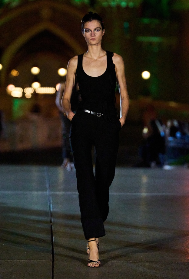 إطلالة من Coperni