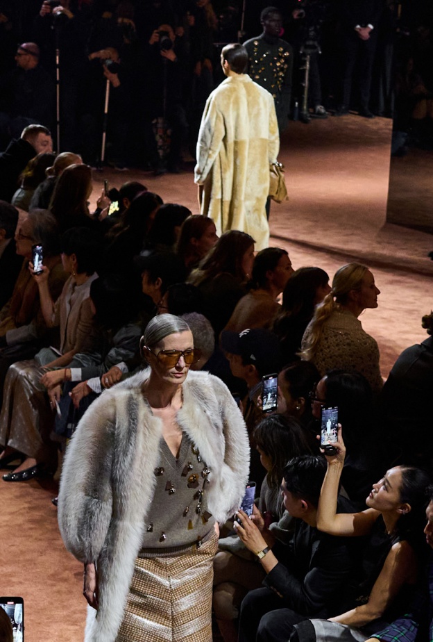 أسبوع الموضة في ميلانو... احتفالات تاريخية وعروض استثنائية ترسم موسم خريف 2025