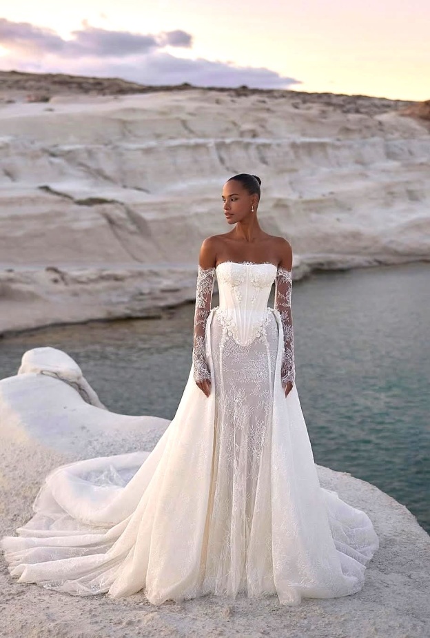 Pretty Woman Bridal Studio  فستان زفاف بتصميم الكورسيه والروكوكو من دار