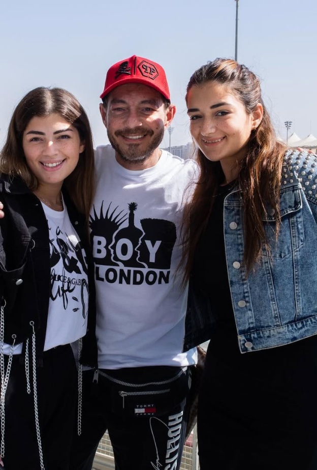 أحمد زاهر وعائلته